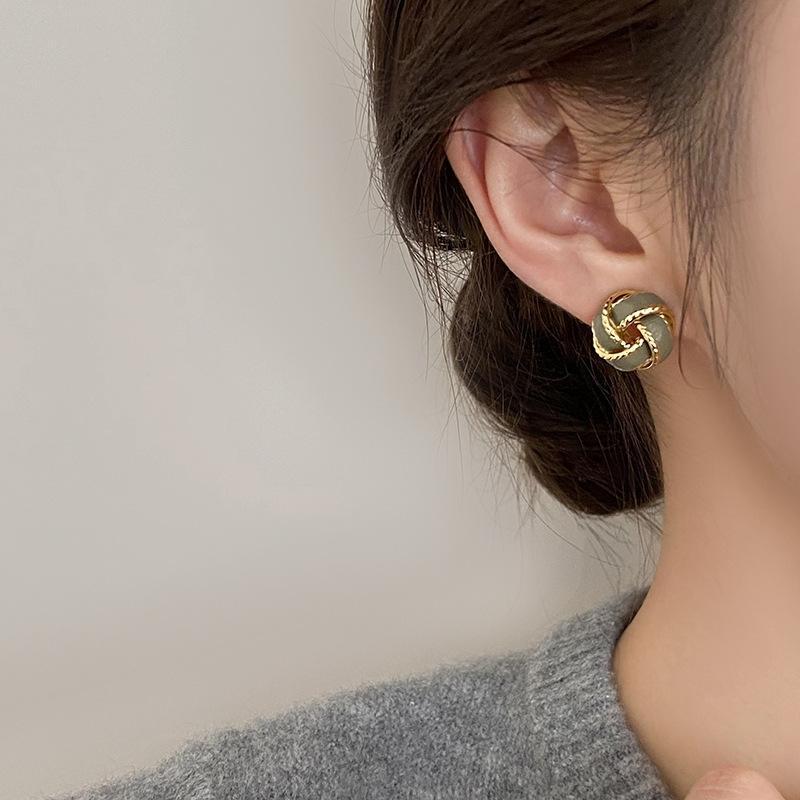Women's Retro Earrings Simple and Versatile Accessories