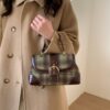 Sophisticated and Refined Crossbody Bag Versatile Shoulder